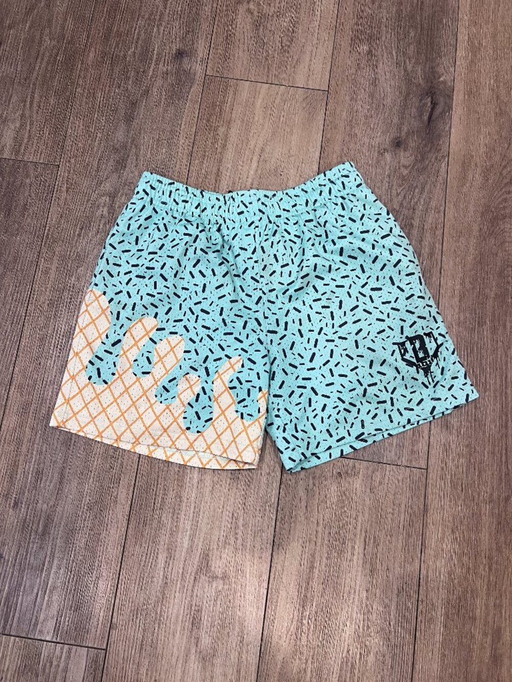 Baseball Lifestyle 101 mint ice cream shorts, size youth Large